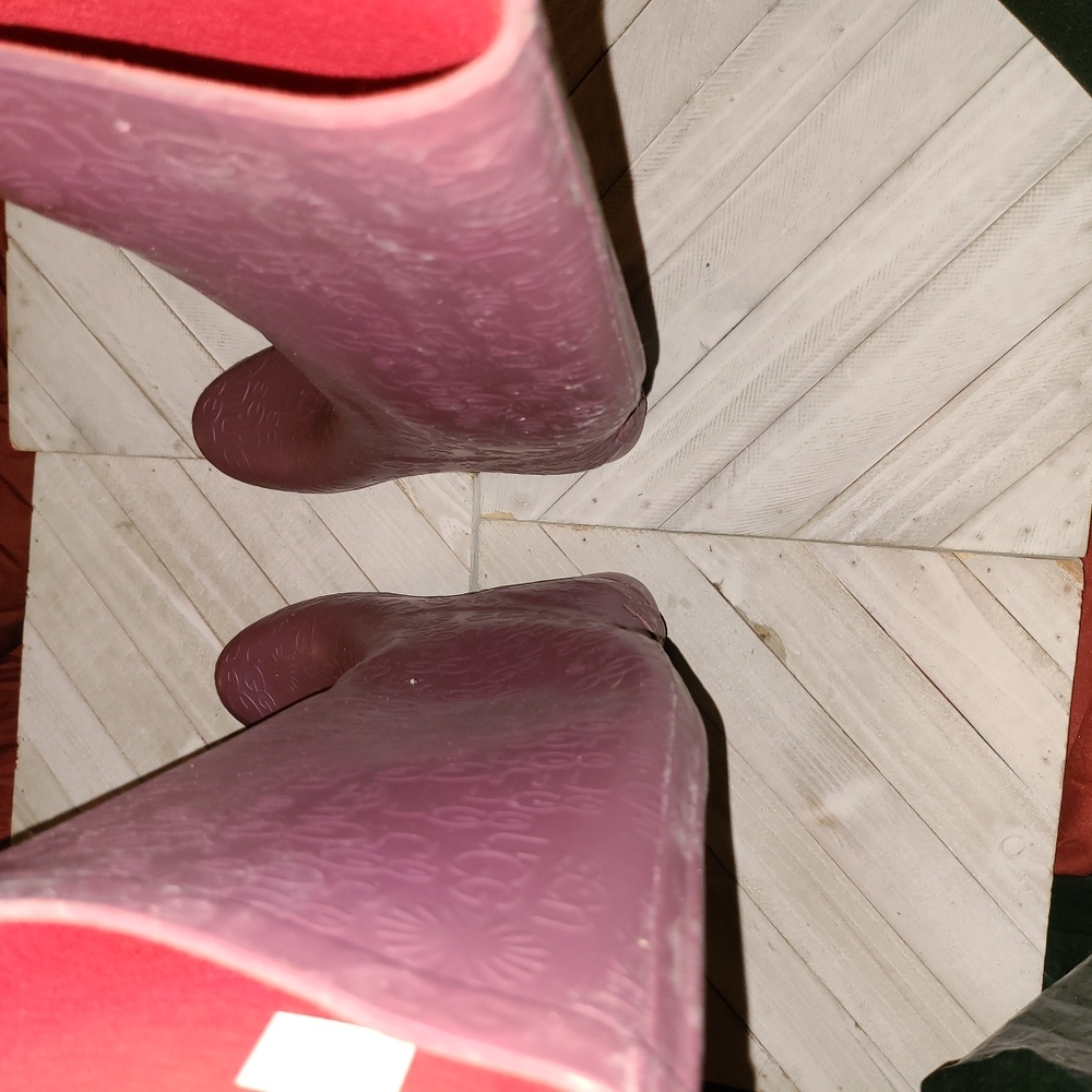 UGG Size 6 Lavender Rain Boots - Picture 6 of 8